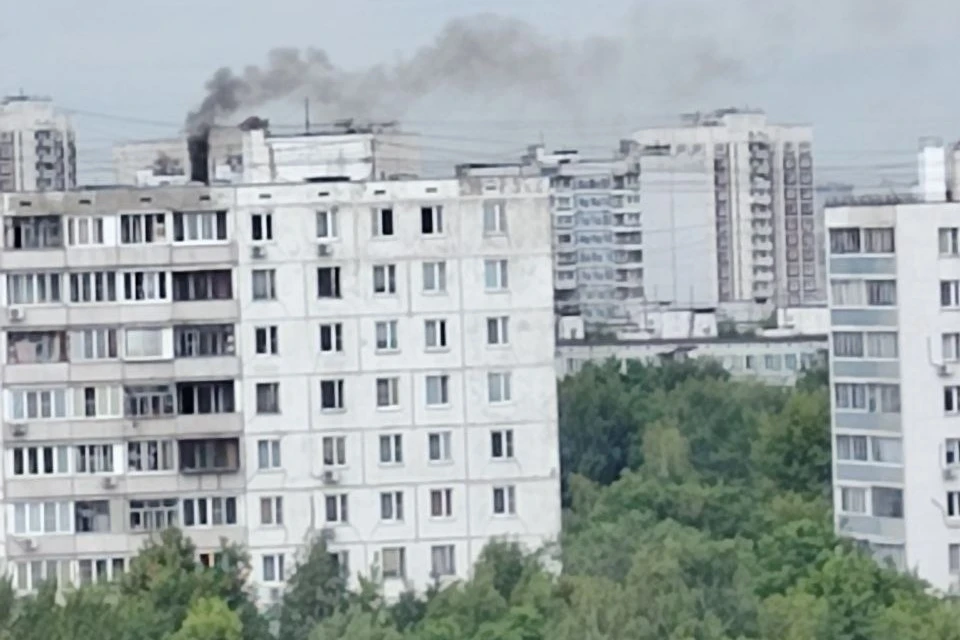 В Москве произошел пожар в жилом доме, огонь потушили