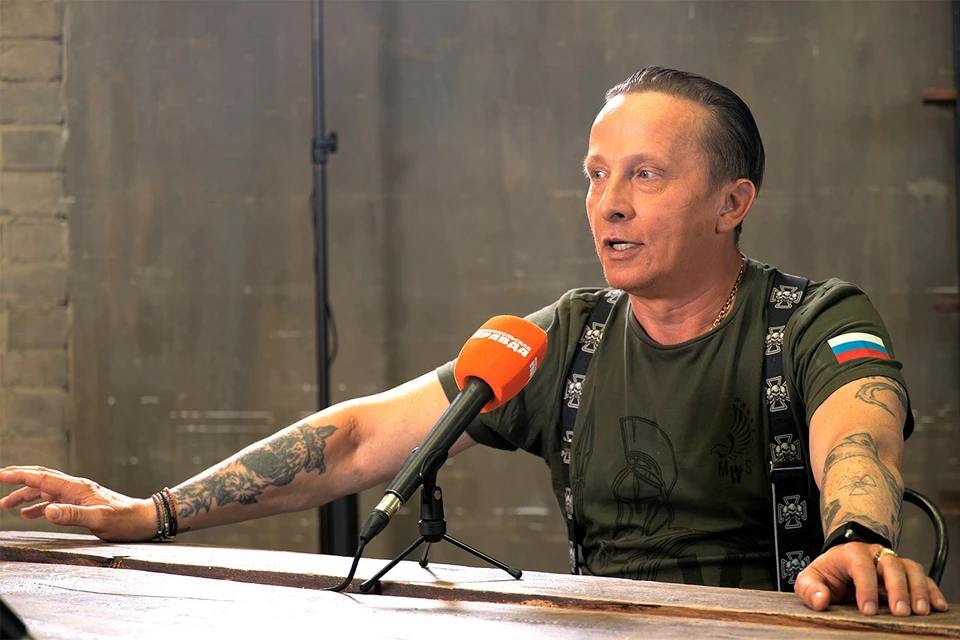Иван Охлобыстин во время интервью. Фото: Роман Садовой