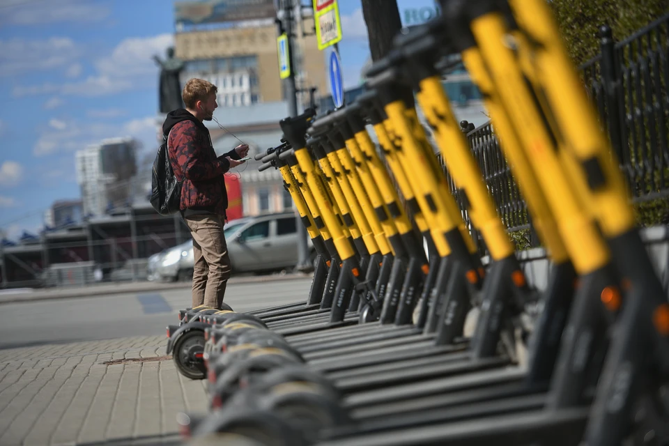 До 20 екатеринбуржцев ежедневно поступают в травматологию ЦГБ №2 из-за происшествий с самокатами