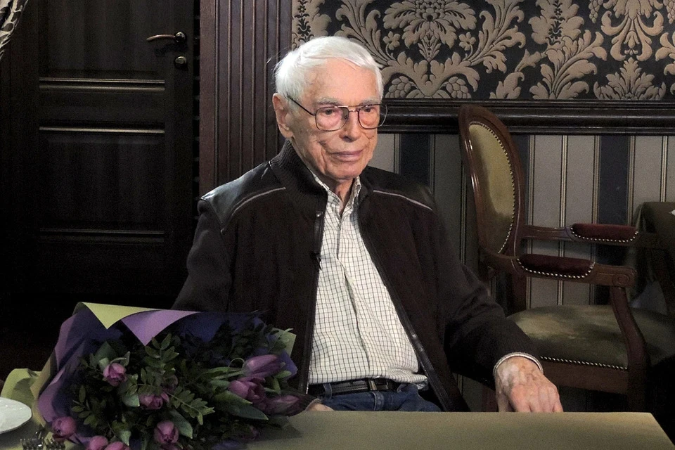 98-летний российский композитор Александр Зацепин показал новую возлюбленную в Витебске. Снимок носит иллюстративный характер.