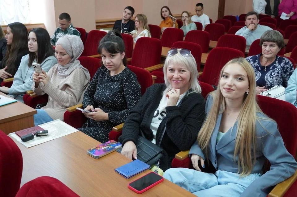 Помещения между 40 юношами и девушками, оставшимися без попечения родителей, распределили путем жеребьевки