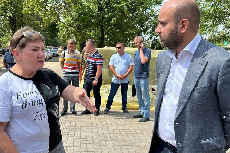 Глава Самарской области провел совещание с представителями предприятий в Снежном