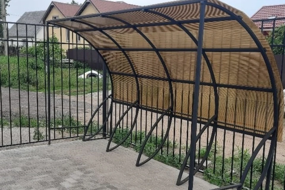 Парковка для колясок от ИК-13: эстетично, дешево, надежно и практично.