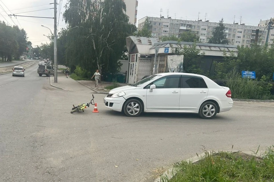 7-летний мальчик на велосипеде попал под машину в Калининском районе. Фото: Госавтоинспекция по Новосибирску