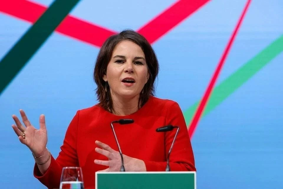 Лидер АдГ Вайдель призвала Бербок уйти с поста из-за визового скандала