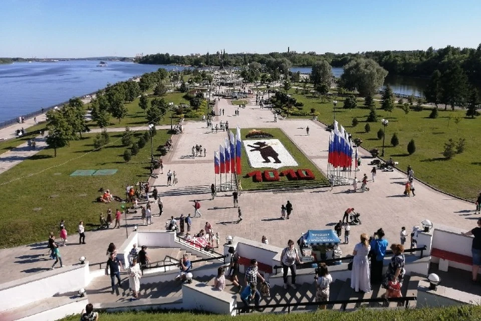 У памятника Ярославу Мудрому, установленному на Стрелке Ярославля, отвалился меч.