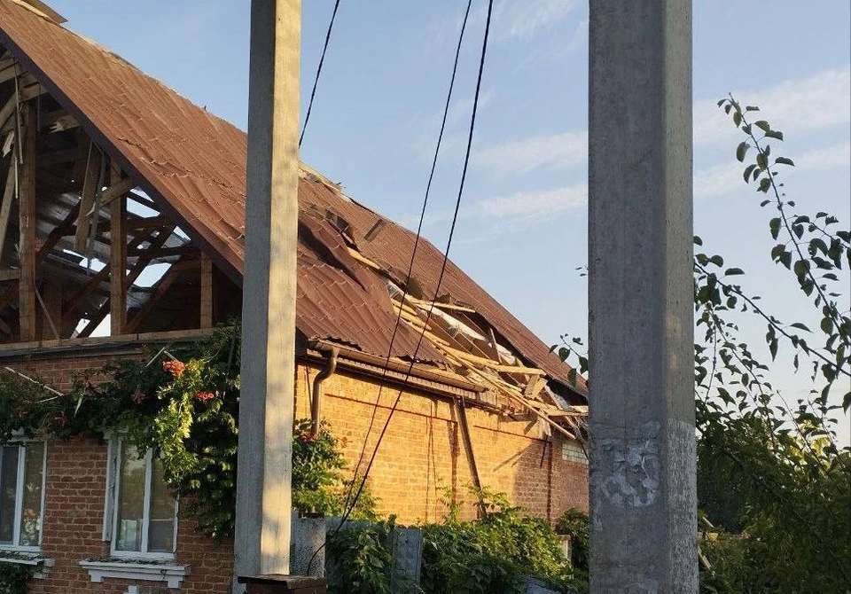 В двух частных домах из-за атак дронов ВСУ пробиты крыши.