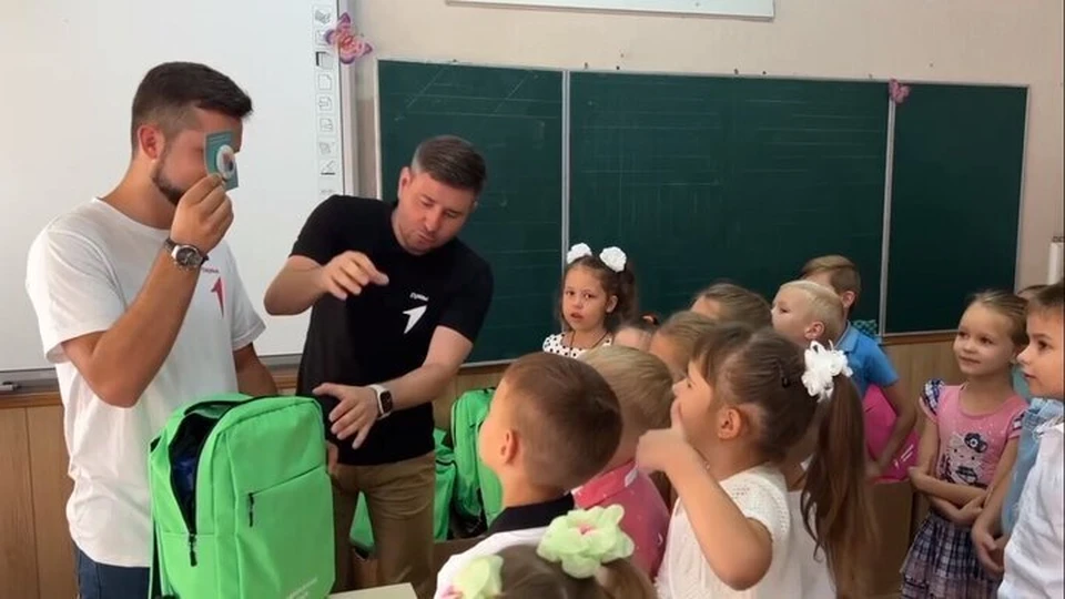 Немалая часть детей Херсонщины получит бесплатные школьные принадлежности. Фото: администрация Херсонской области.