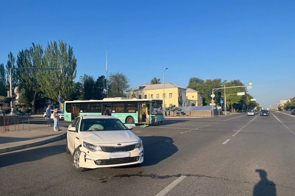 В ЛНР за минувшие выходные, 10 и 11 августа, произошло семь автоаварий, в которых пострадали 13 человек, а один погиб. Фото - ГАИ ЛНР