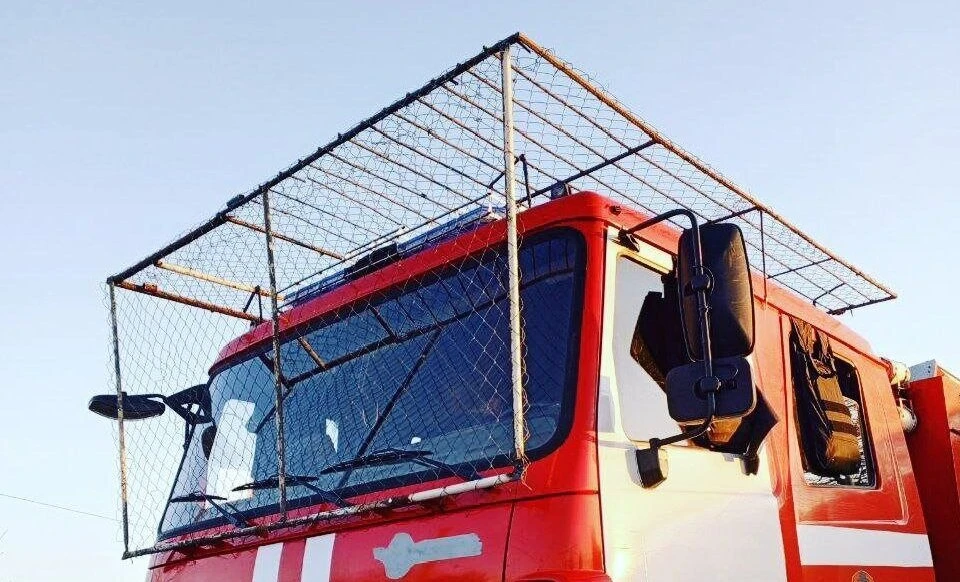 Сети или экраны могут спасти жизни херсонских пожарных при атаке дронов. Фото: ГУ МЧС России по Херсонской области
