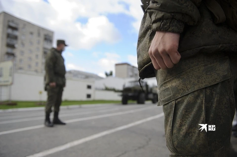 Уральцев приглашают заключить контракт с Минобороны