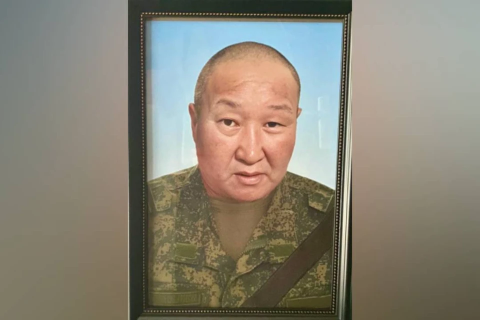 С бойцом СВО Алексеем Хабанаевым простятся в Ольхонском районе. Фото: телеграмм-канал мэра Ольхонского района Андрея Тыхеева.