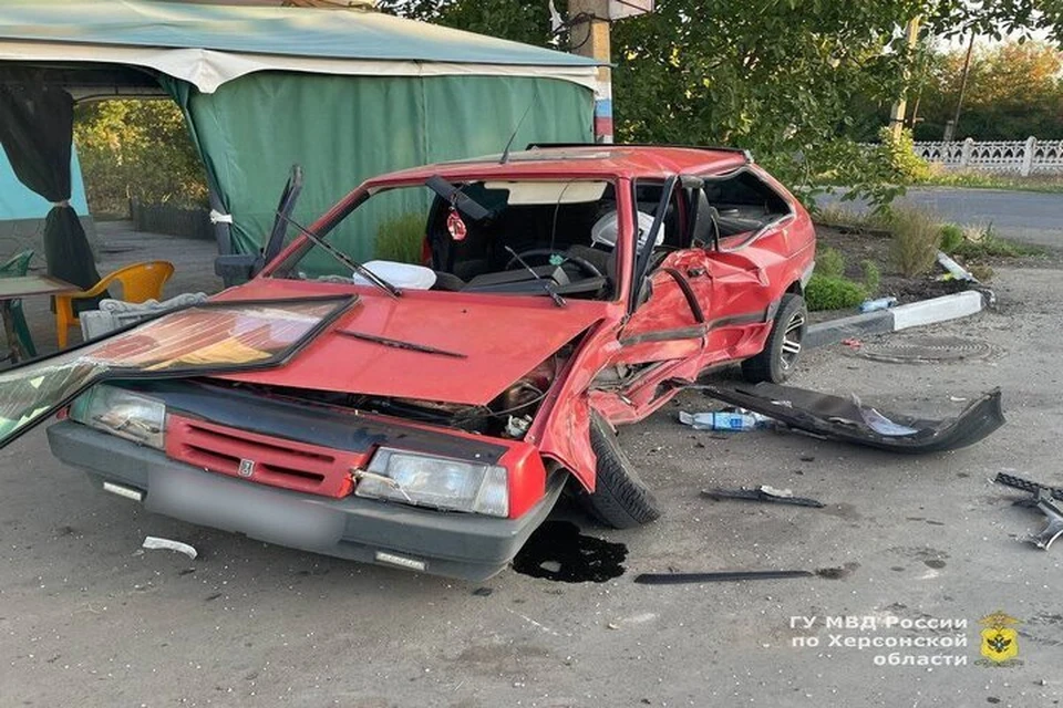 Водитель "ВАЗа" пострадал при столкновении в Нижних Серогозах. Фото: ГУ МВД России по Херсонской области.