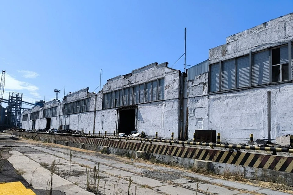 В порту Мариуполя восстанавливают склад хранения генеральных грузов. Фото: Минтранс ДНР