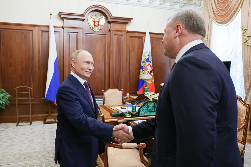 Глава региона начал встречу с благодарности за внимание президента к Астраханской области. Фото Александр Казаков/пресс-служба президента РФ/ТАСС