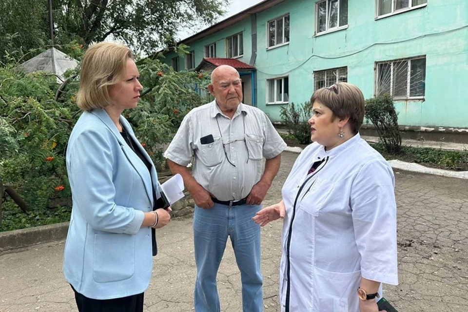 Вице-премьер ДНР Лариса Толстыкина посетила психиатрическую больницу в Ждановке. Фото: ТГ/Толстыкина