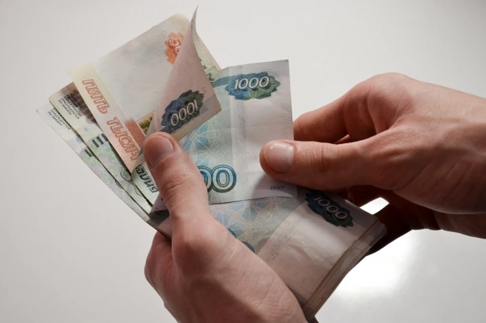 По 100 тысяч рублей получат ко Дню учителя 36 педагогов из Якутии