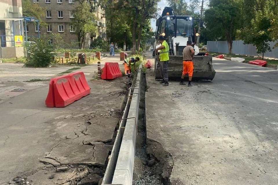 В двух районах Мариуполя приступили к капитальному ремонту автодорог. Фото: Администрация Мариуполя