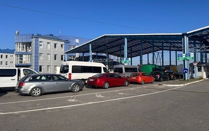 На таможне будет очередь в течение трёх дней. Фото: соцсети