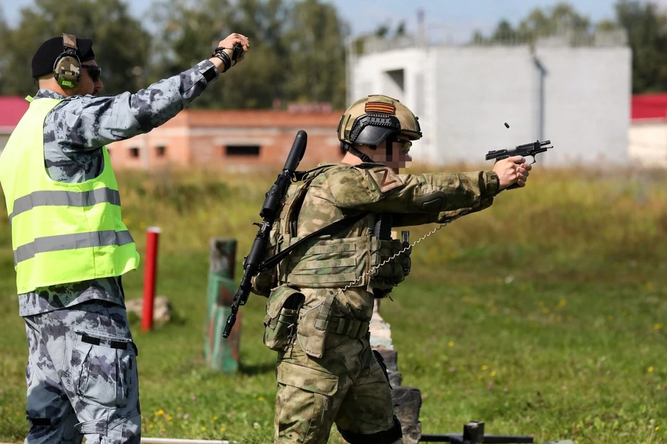 Боец из Самары успешно прошел испытания. ФОто: пресс-служба Управления Росгвардии по Самарской области