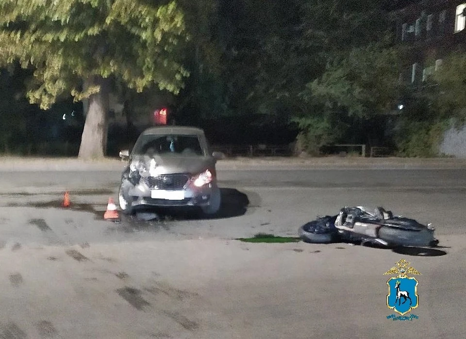 Автомобилист при повороте не пропустил байкера, который ехал по встречной полосе