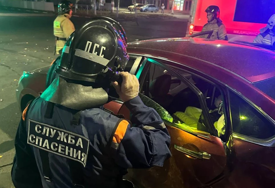 В Ульяновске водитель сбежал с места ДТП и бросил в салоне раненную девушку | ФОТО: Управление гражданской защиты Ульяновска