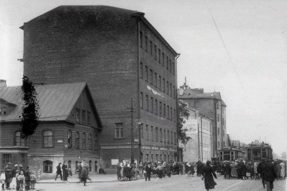 Школа, в которой училась поэтесса Берггольц, потеряла охранный статус. Фото: t.me/save_spb