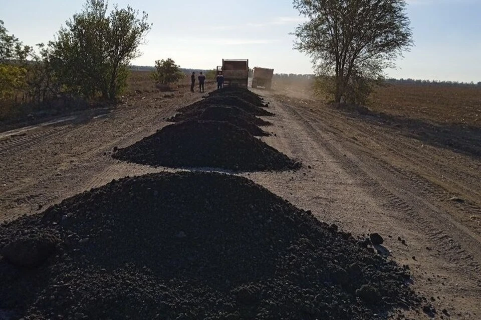 В Скадовском округе Херсонской области ведутся работы по восстановлению дорог. ФОТО: минтранс ХО