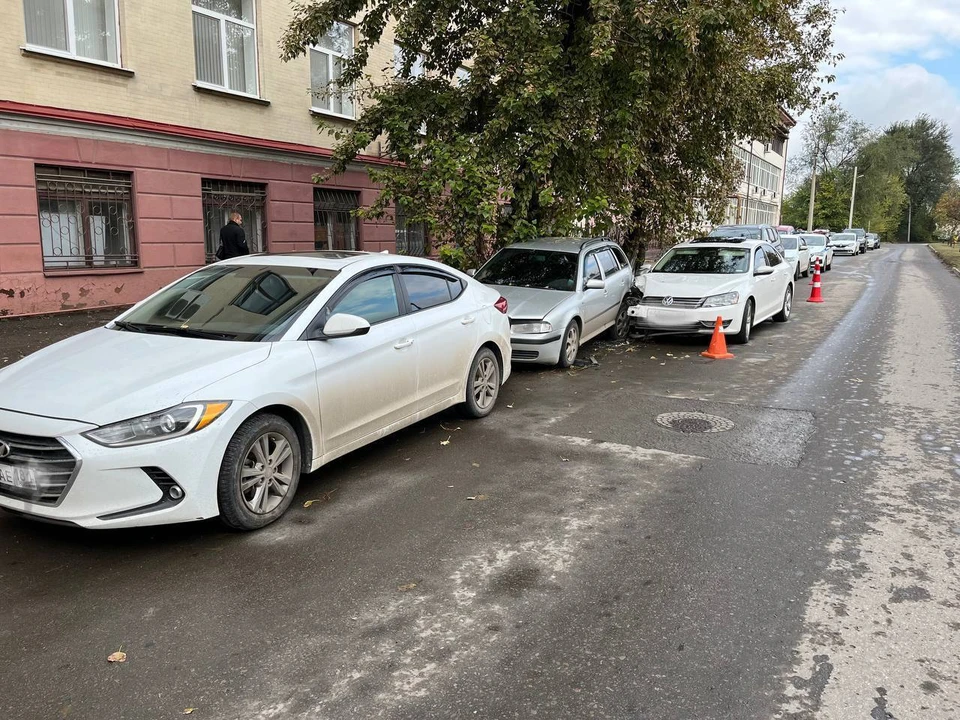 автомобили получили механические повреждения. ФОТО: ГАИ ЛНР