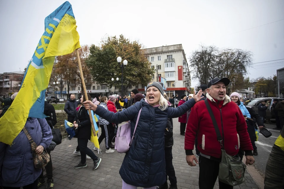 Украинцы пришли в ярость и бешенство, но ничего поделать не могут. Фото: Yevhenii Zavhorodnii/Associated Press/East News.