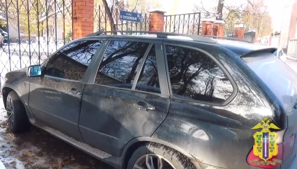 В отношении водителя тоже составили административный материал – за управление транспортом, стекла которого затонированы сильнее положенного.