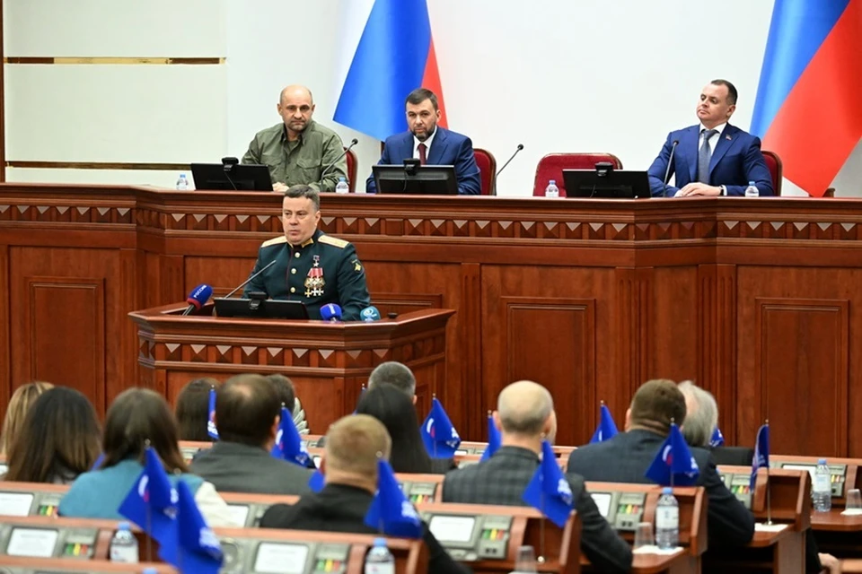 Председателем парламента Народного Совета ДНР стал комбат Константин Кузьмин. Фото: сайт главы ДНР Дениса Пушилина