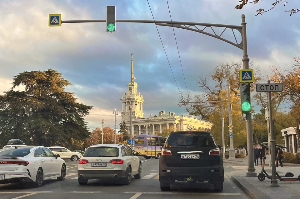 Кроме того, ЦУР также фиксировал вопросы о состоянии дорог в Севастополе.