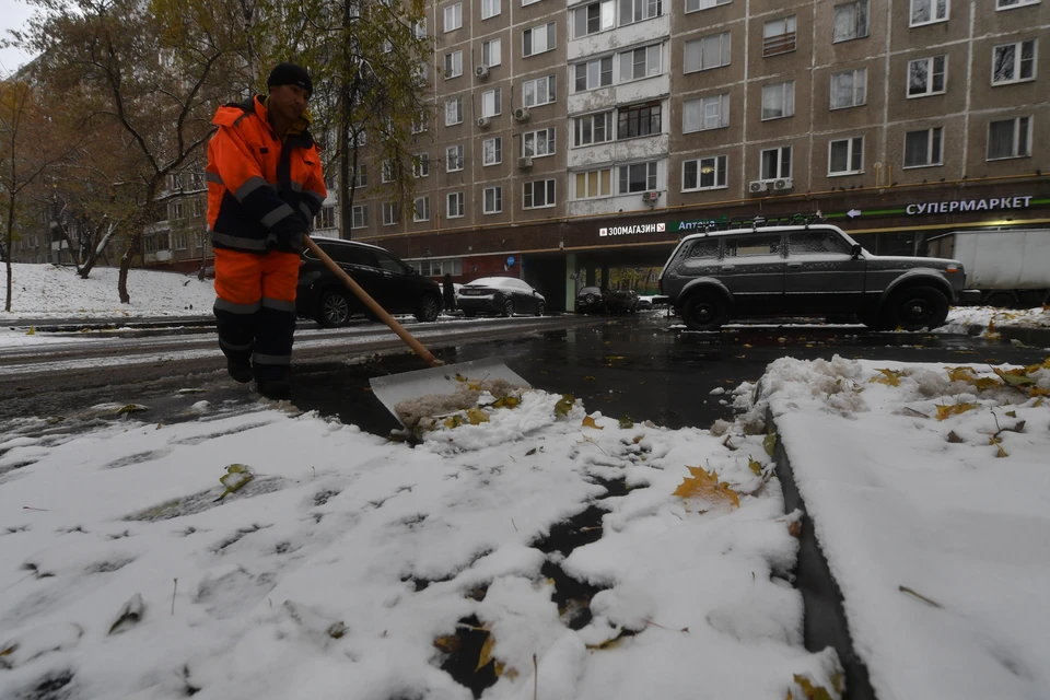 Автомобиль насмерть сбил дворника в Городце.