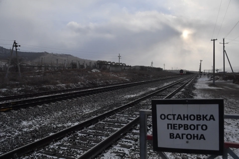 В Алтайском крае пенсионер попал под поезд и выжил.