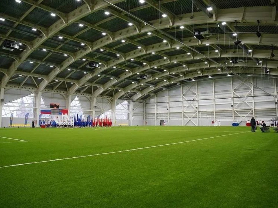 В Новокузнецке открыли первый крытый футбольный манеж в Кузбассе.