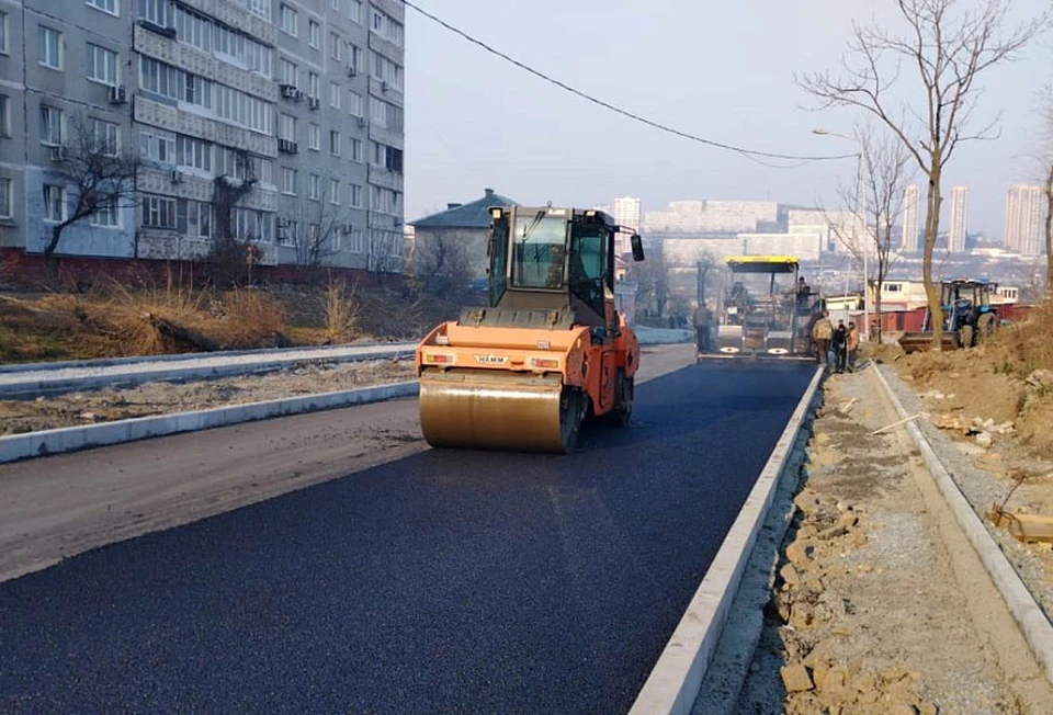 Ремонт дорог в городе продолжается с начала весны до зимы. Фото: vlc.ru