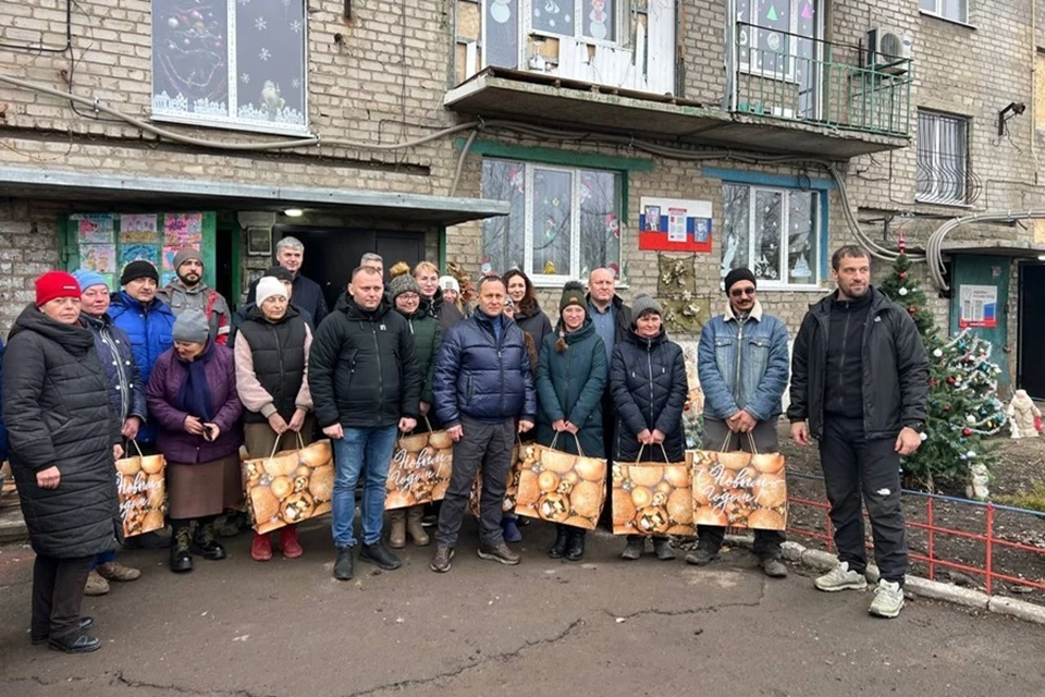 Авдеевку в ДНР с рабочим визитом посетила делегация Ханты-Мансийска. Фото: Администрация Ясиноватой