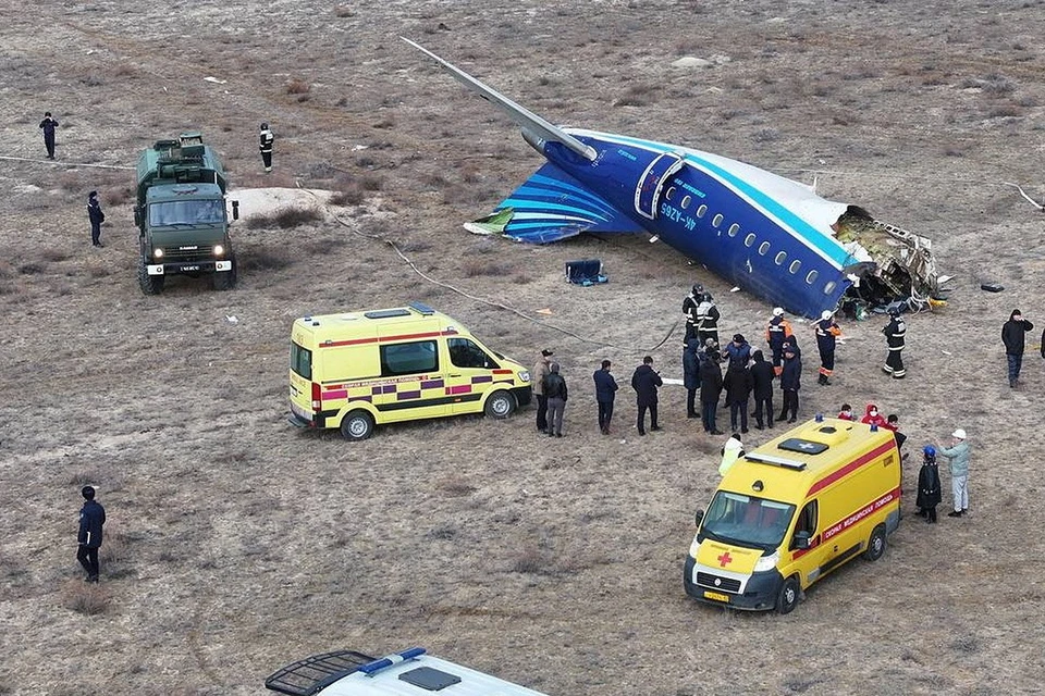 Первые минуты после крушения самолета в Казахстане попали на видео