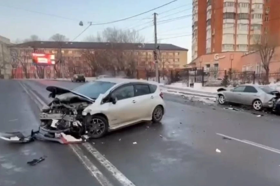 Автомобиль получил серьезные повреждения.