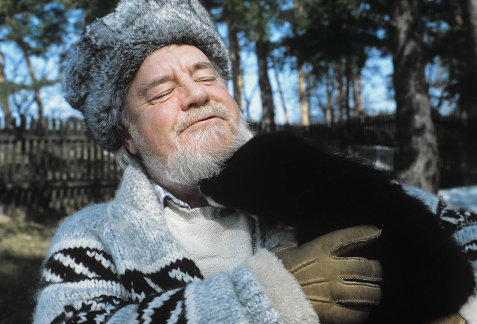 Джеральд Даррелл во время посещения Окского заповедника, СССР, 1985 год. Фото: Юрий Дьяконов /Фотохроника ТАСС/