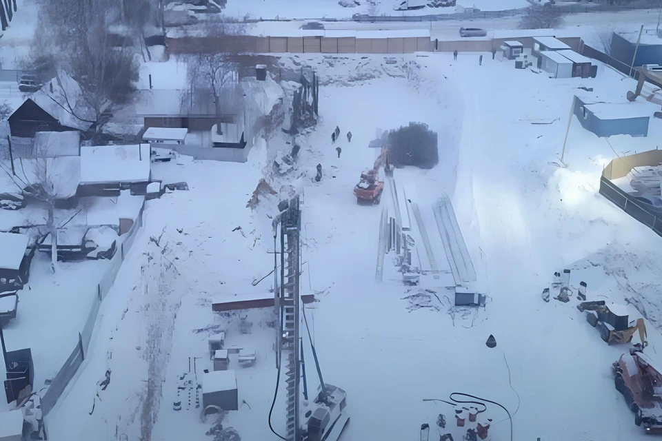 В Новосибирске на строительной площадке произошел обвал грунта. Фото: Вдоль по Выборной