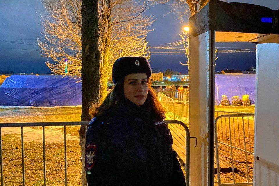Полицией Верхневолжья обеспечен общественный порядок во время крещенских купаний . Фото: УСВД России по Тверской области