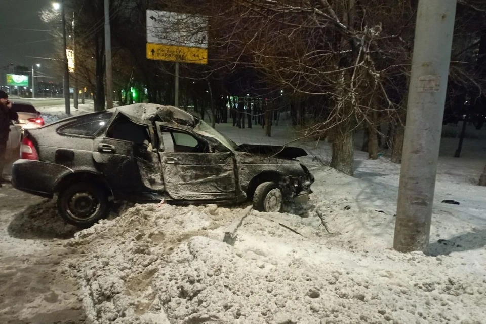 17-летнюю пассажирку госпитализировали, водителя и еще двух пассажиров после оказания медпомощи отпустили домой