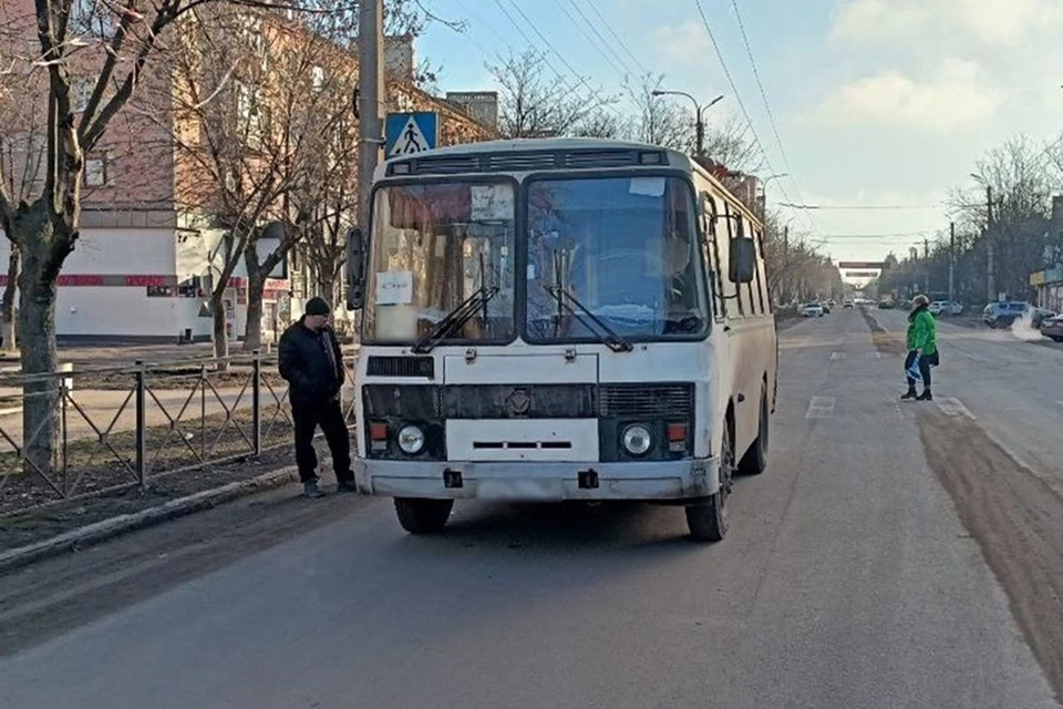 В Горловке маршрутный автобус совершил наезд на двух пешеходов. Фото: МВД по ДНР