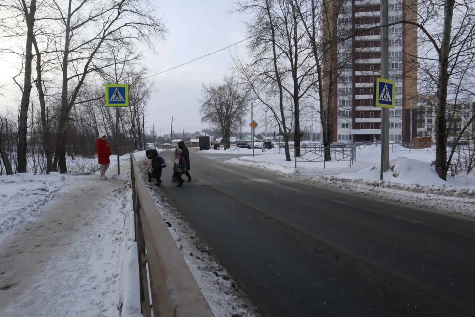 Здесь нет ни дополнительных знаков, ни разметки, ни освещения. Фото: Народный фронт Киров