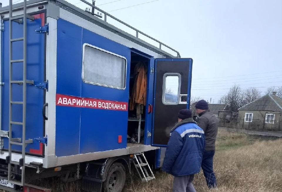 В Токмаке аварийная мастерская на колесах ведет ремонтно-восстановительные работы водопроводного хозяйства. ФОТО: администрация Токмакского МО