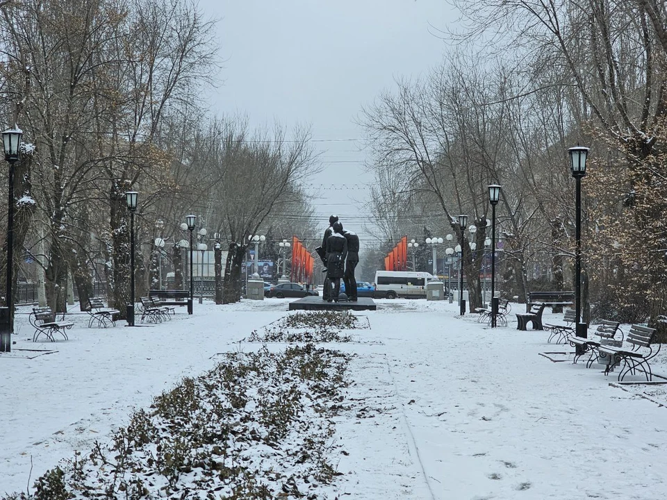 Недавно выпавший снег растает.