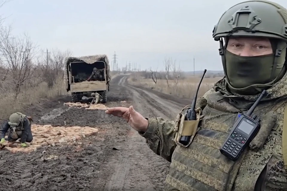 Видео разминирования в ДНР дорог на часовярском направлении показало Минобороны