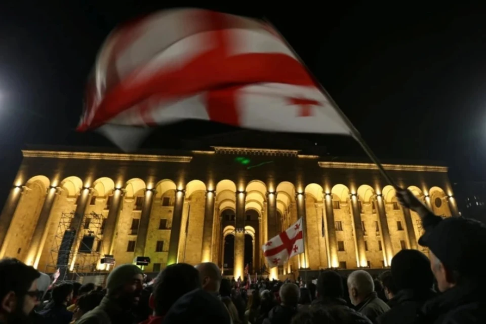 Участники акции протеста в Грузии переместились на проспект Руставели в Тбилиси